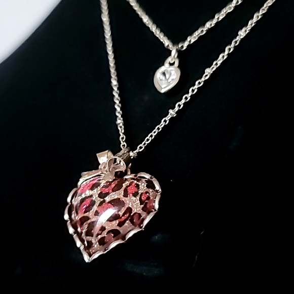 Vintage BETSEY JOHNSON Leaping Leopards Collection Layered Heart Necklace. - Picture 6 of 13